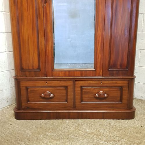 A VICTORIAN MAHOGANY WARDROBE C1880 - ADDITIONAL PHOTO 3