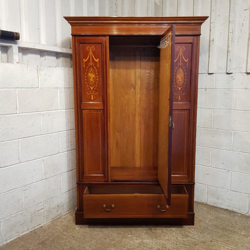 A LATE VICTORIAN MAHOGANY SINGLE WARDROBE C1890 - ADDITIONAL PHOTO 1