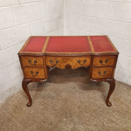 A BURR WALNUT SERPENTINE FRONTED DESK C1920 - ADDITIONAL PHOTO 3