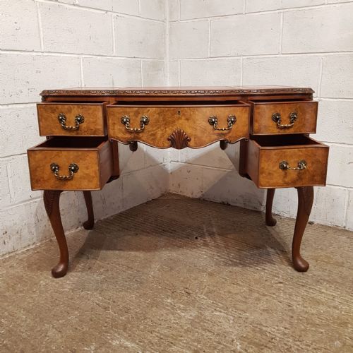 A BURR WALNUT SERPENTINE FRONTED DESK C1920 - ADDITIONAL PHOTO 5