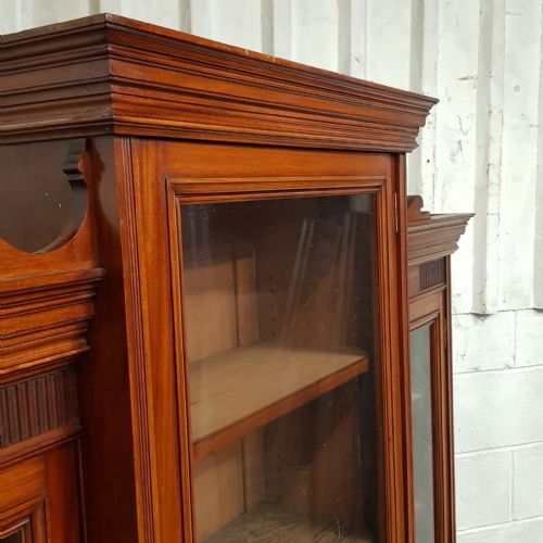A LATE VICTORIAN BREAKFRONT LARGE BOOKCASE C1900 - ADDITIONAL PHOTO 2