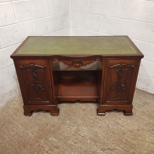 A VICTORIAN MAHOGANY TWIN PEDESTAL DESK C1880