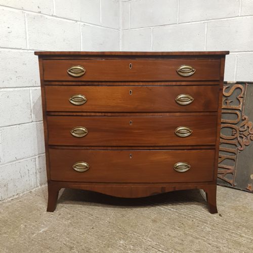 A LATE GEORGE 3RD MAHOGANY BOW FRONTED 4HT CHEST OF DRAWERS C1820
