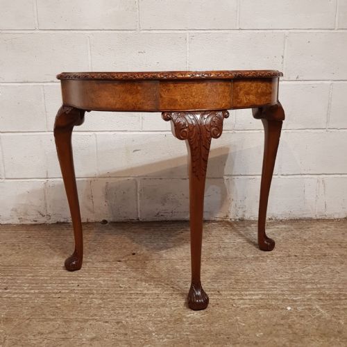 A SERPENTINE SHAPED BURR WALNUT HALL CONSOLE TABLE C1920 - ADDITIONAL PHOTO 2