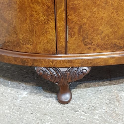 A BURR WALNUT DEMI LINE DRINKS CABINET C1920 - ADDITIONAL PHOTO 3