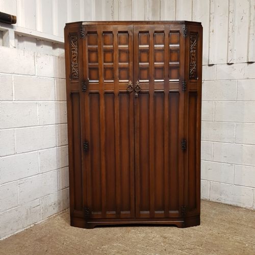 AN OAK DOUBLE WARDROBE C1920