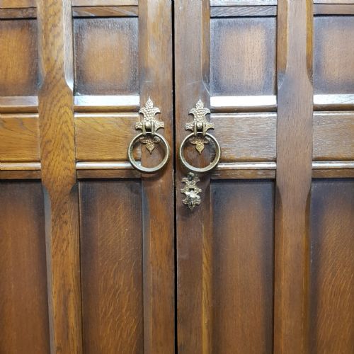 AN OAK DOUBLE WARDROBE C1920 - ADDITIONAL PHOTO 3