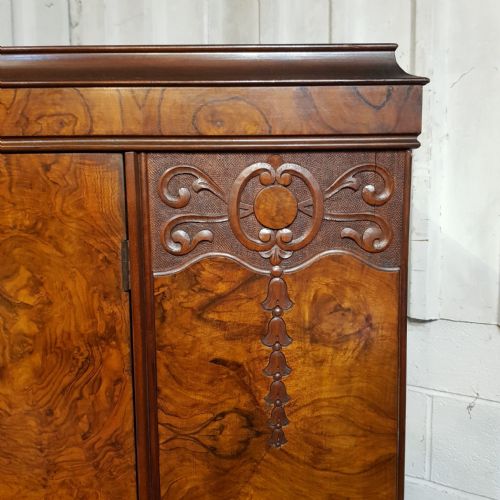 A BURR WALNUT SINGLE WARDROBE C1920 - ADDITIONAL PHOTO 5