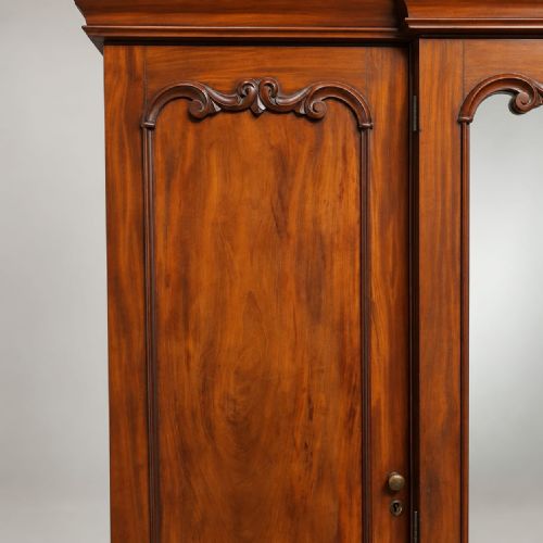 fig 1. A VICTORIAN MAHOGANY 4 DOOR BREAKFRONT WARDROBE C1850