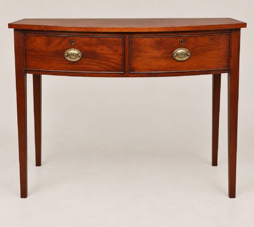 A Regency Mahogany Bow Fronted Side / Hall Table C1820