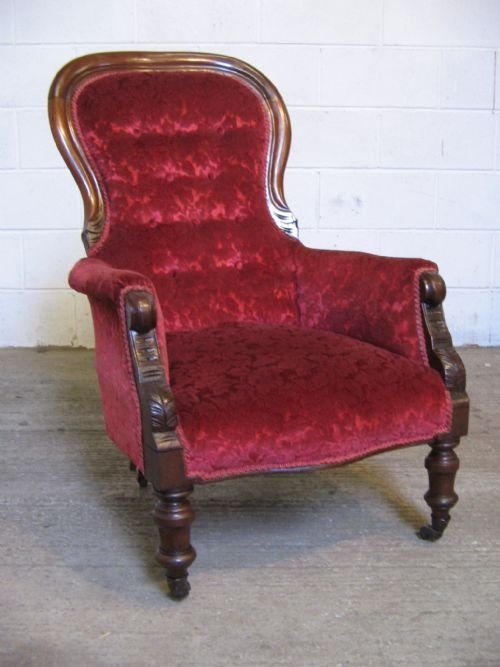 Gorgeous Victorian Mahogany Spoon Back Armchair