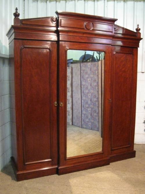 Superb Quality Antique Victorian Mahogany Breakfront Triple Wardrobe Armoire C1860