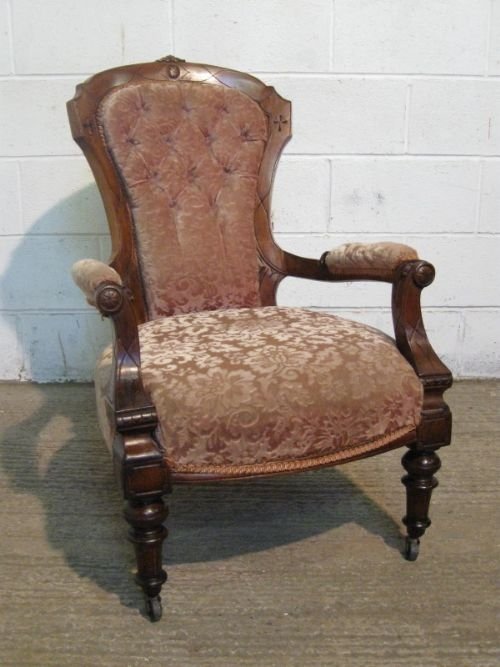 Gorgeous Carved Mahogany Spoon Back Victorian Salon Arm Chair