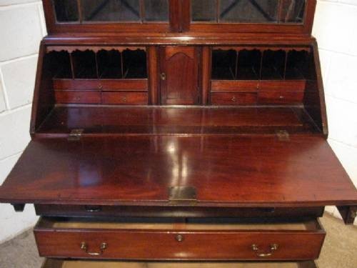 fig 2. SUPERB GEORGE 111 MAHOGANY BUREAU BOOKCASE C1780