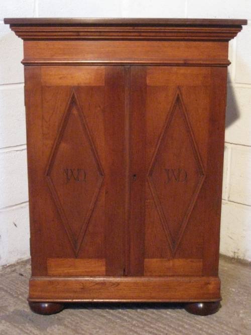 fig 1. ANTIQUE EDWARDIAN ARTS & CRAFTS WALNUT CABINET C1900