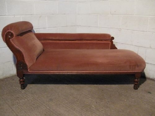 fig 2. LOVELY ANTIQUE VICTORIAN ART NOUVEAU OAK CHAISE LONGUE SOFA AND MATCHING SALON CHAIR C1890