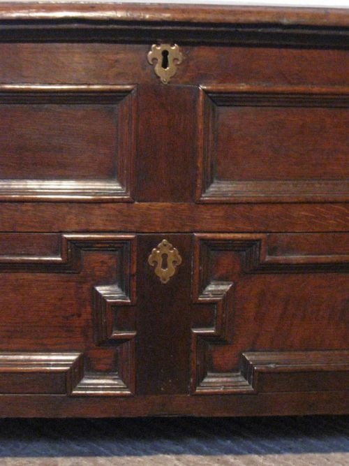 fig 1. SUPERB EARLY GEORGIAN OAK COFFER C1740