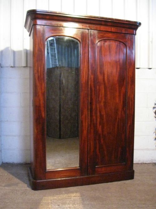 Lovely Antique Victorian Flamed Mahogany Wardrobe Armoire C1860 Wdb140/30.8