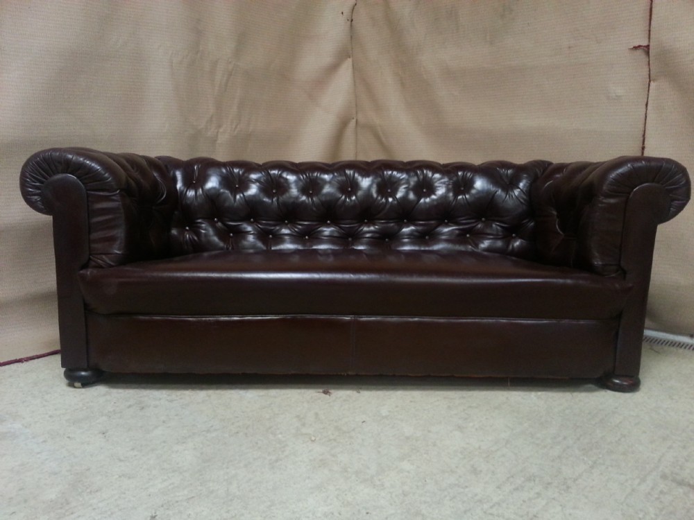 ANTIQUE EDWARDIAN CHESNUT BROWN LEATHER CHESTERFIELD FULL BUTTON DOWN 3 SEATER SOFA C1900