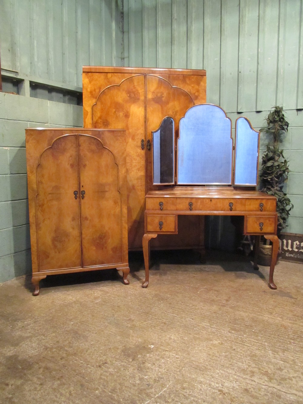 Antique Walnut 3 Piece Bedroom Suite By Warring & Gillow c1920