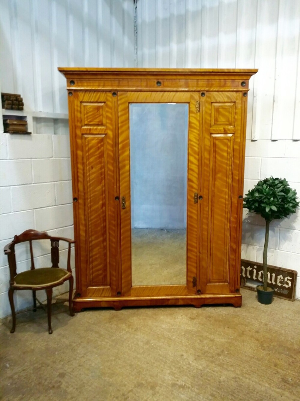 ANTIQUE VICTORIAN LARGE SATIN BIRCH DOUBLE WARDROBE C1880