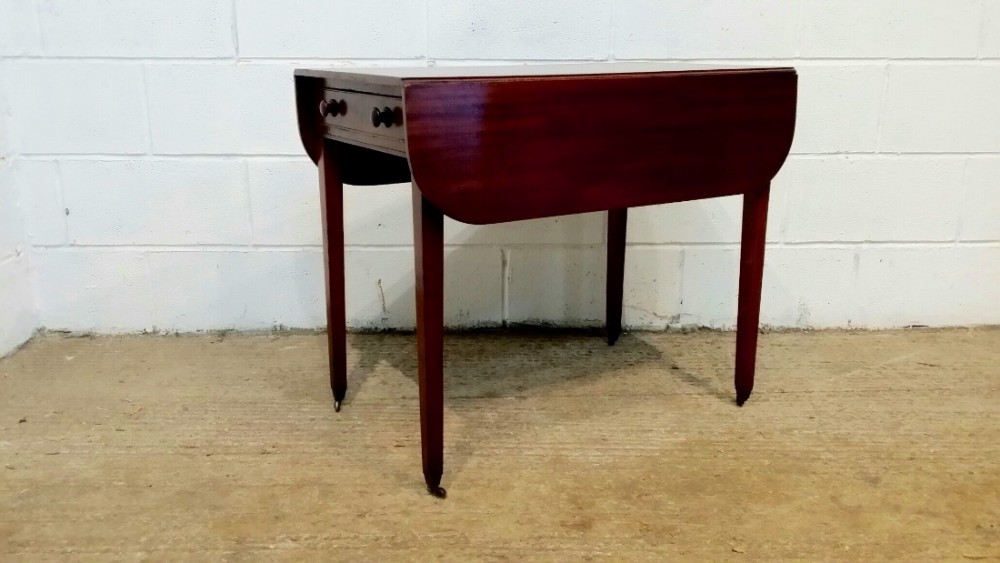 ANTIQUE REGENCY MAHOGANY PEMBROKE TABLE C1820