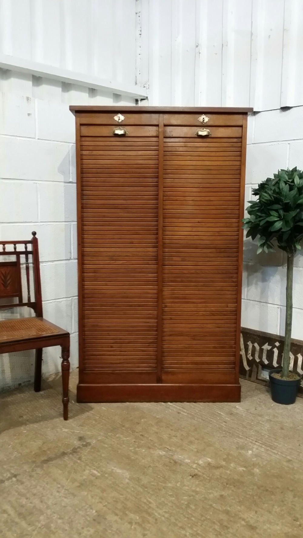 ANTIQUE DOUBLE TAMBOR FRONT OAK FILING CABINET C1920