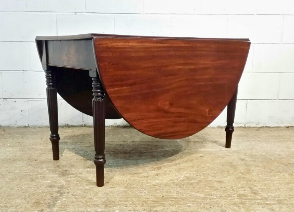 ANTIQUE LARGE WILLIAM 1V MAHOGANY GATELEG DINING TABLE SEATS EIGHT C1830