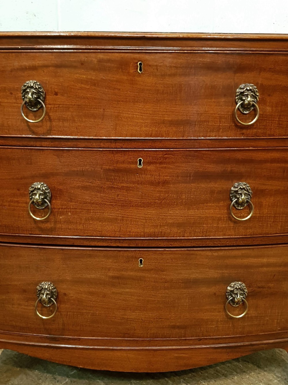 ANTIQUE REGENCY MAHOGANY BOW FRONT CHEST OF DRAWERS C1820 View III