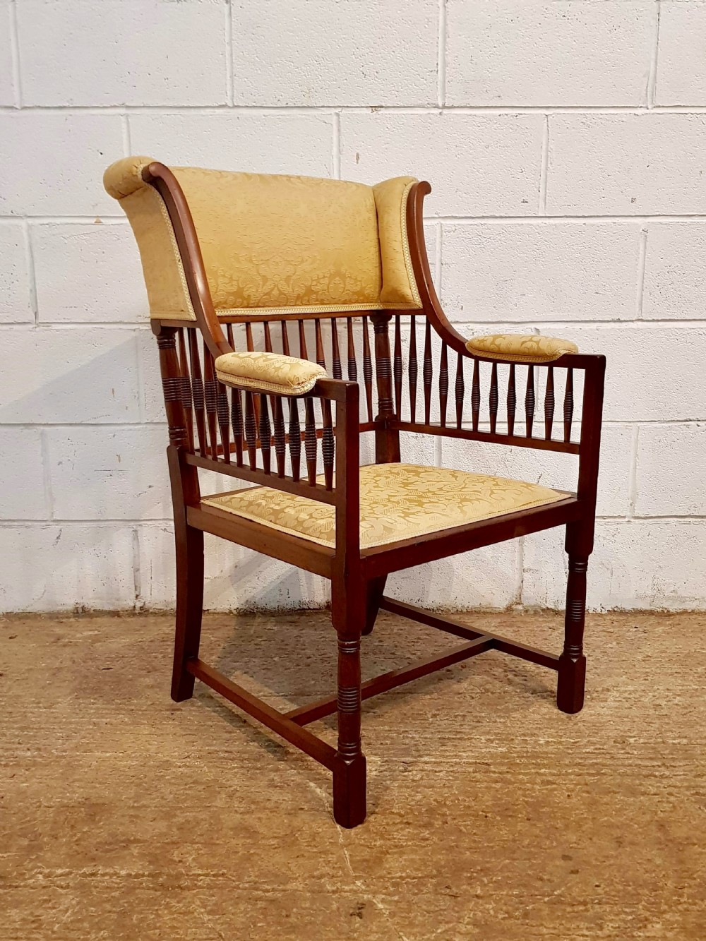 ANTIQUE ARTS AND CRAFTS MAHOGANY FRAMED SALON CHAIR C1890
