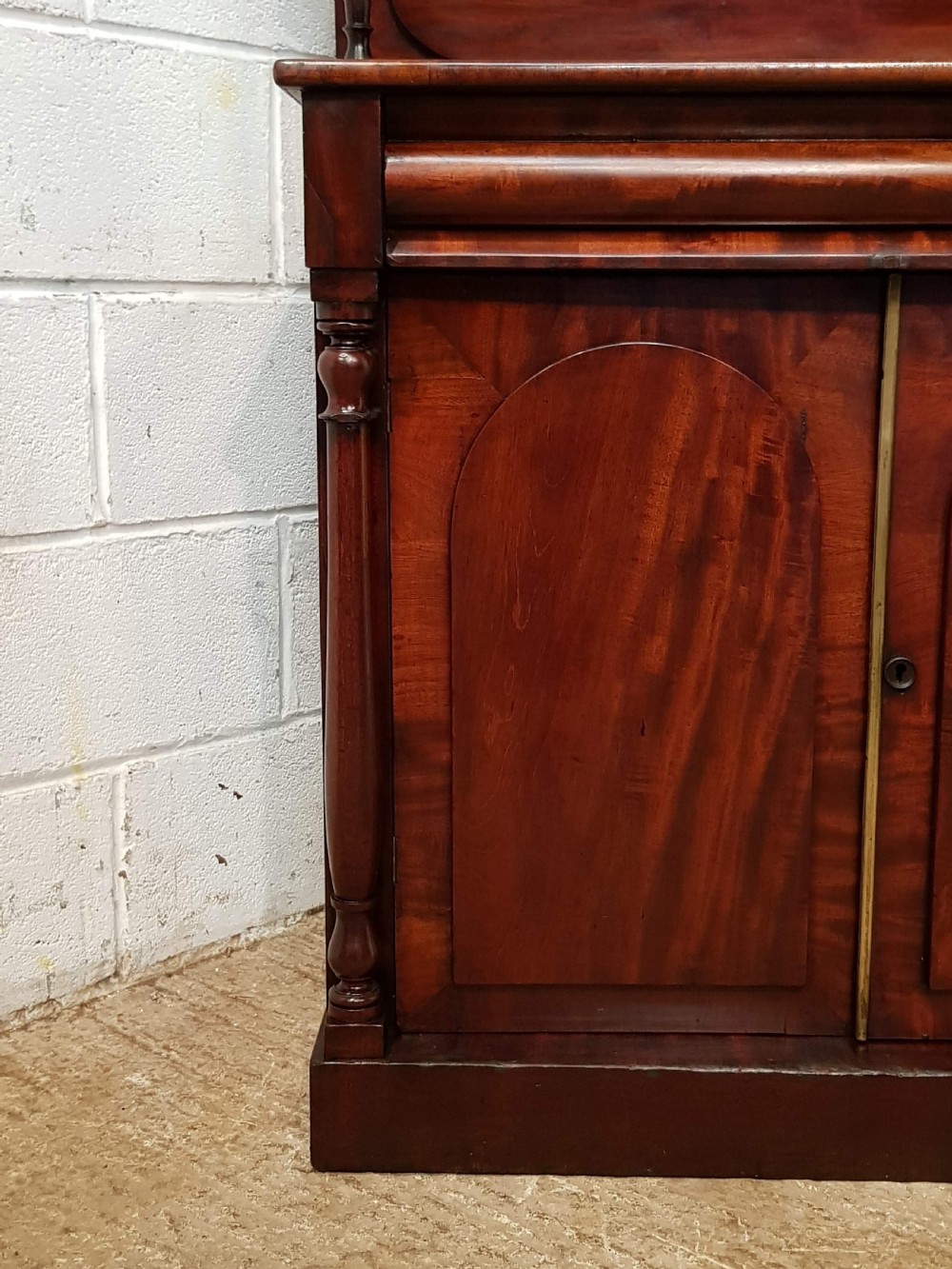 ANTIQUE SMALL WILLIAM 1V MAHOGANY CHIFFONIER C1830 View II