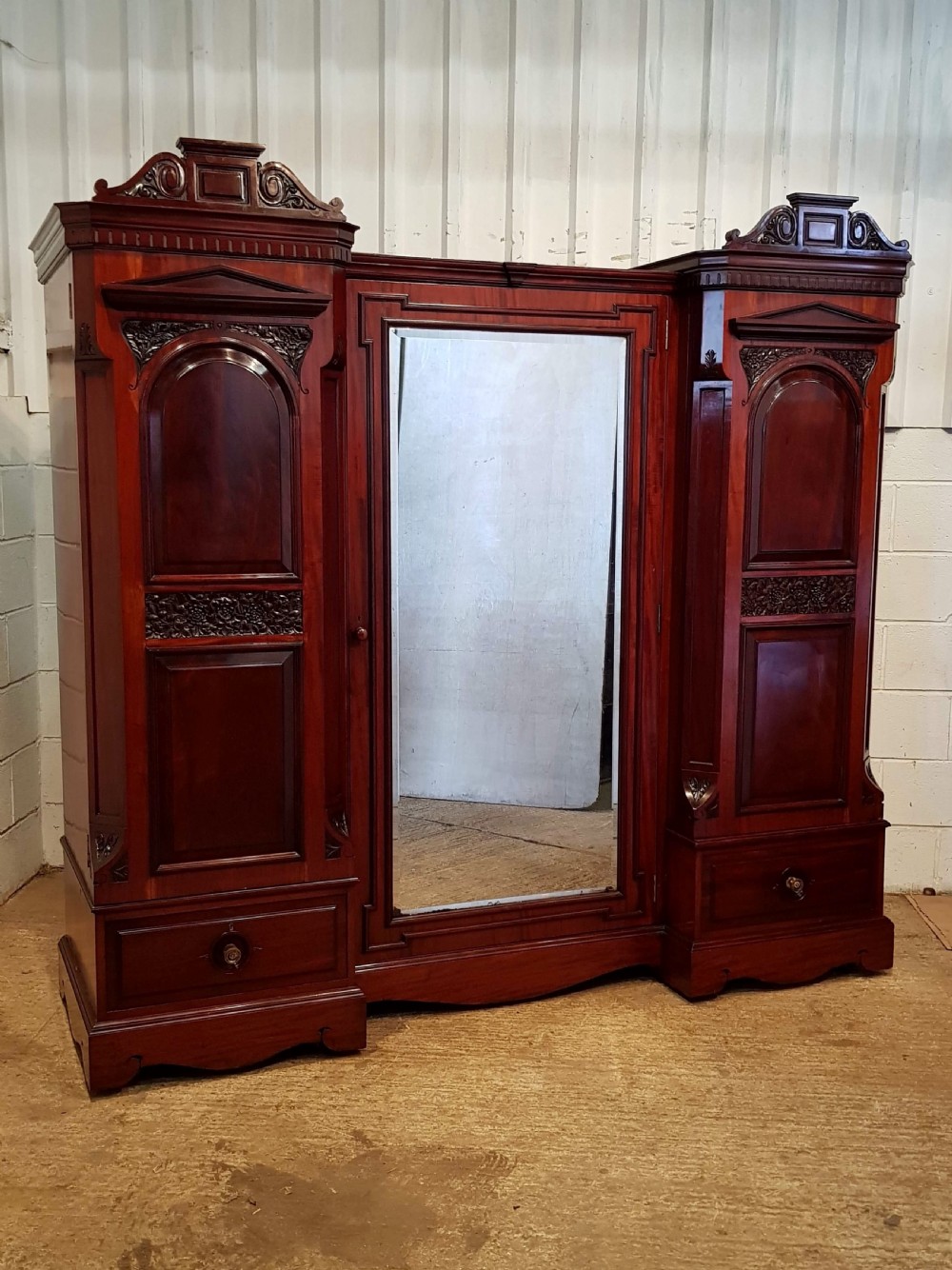 ANTIQUE LATE VICTORIAN MAHOGANY BREAKFRONT TRIPLE WARDROBE C1890 View II