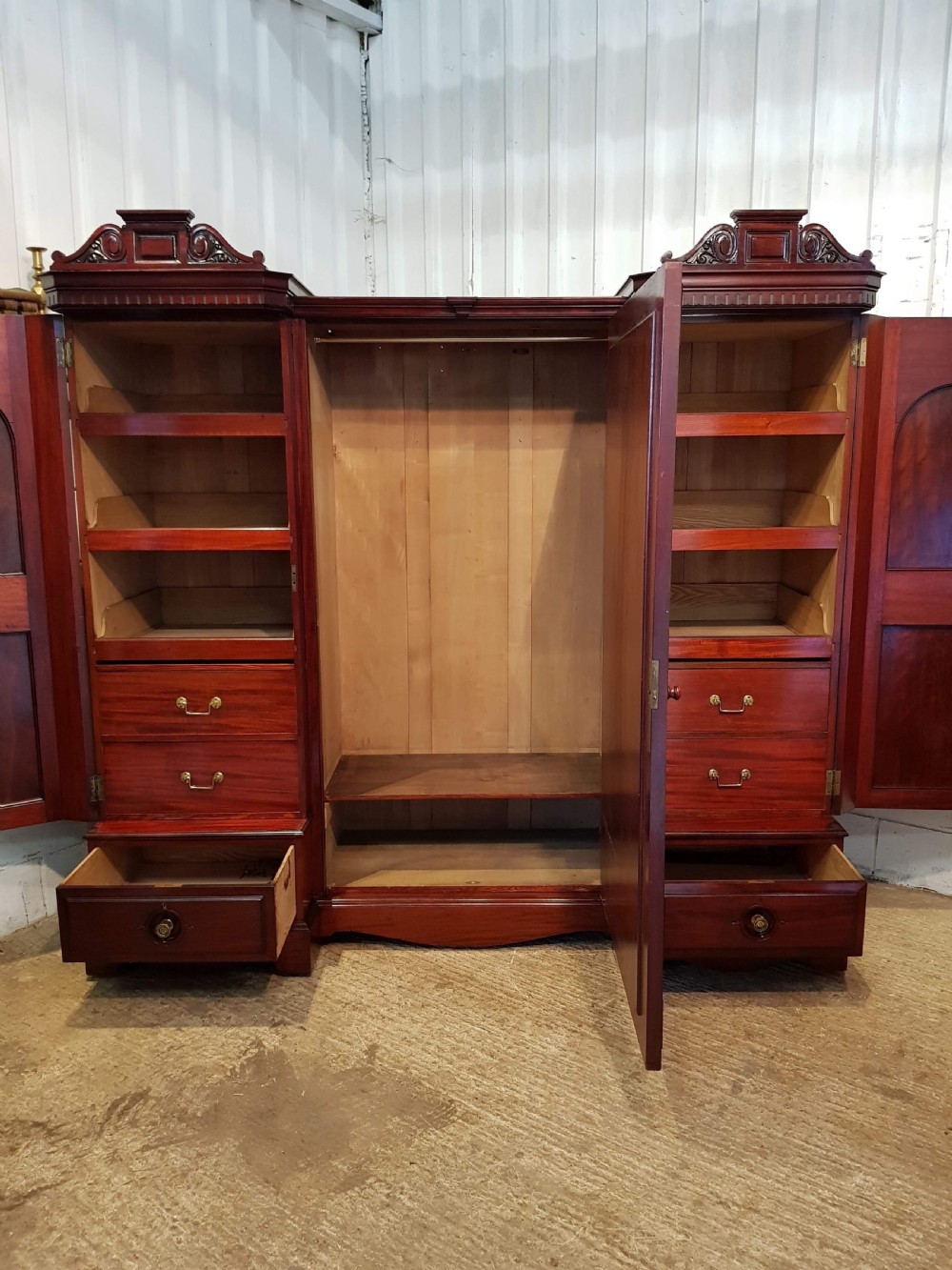 ANTIQUE LATE VICTORIAN MAHOGANY BREAKFRONT TRIPLE WARDROBE C1890 View IV