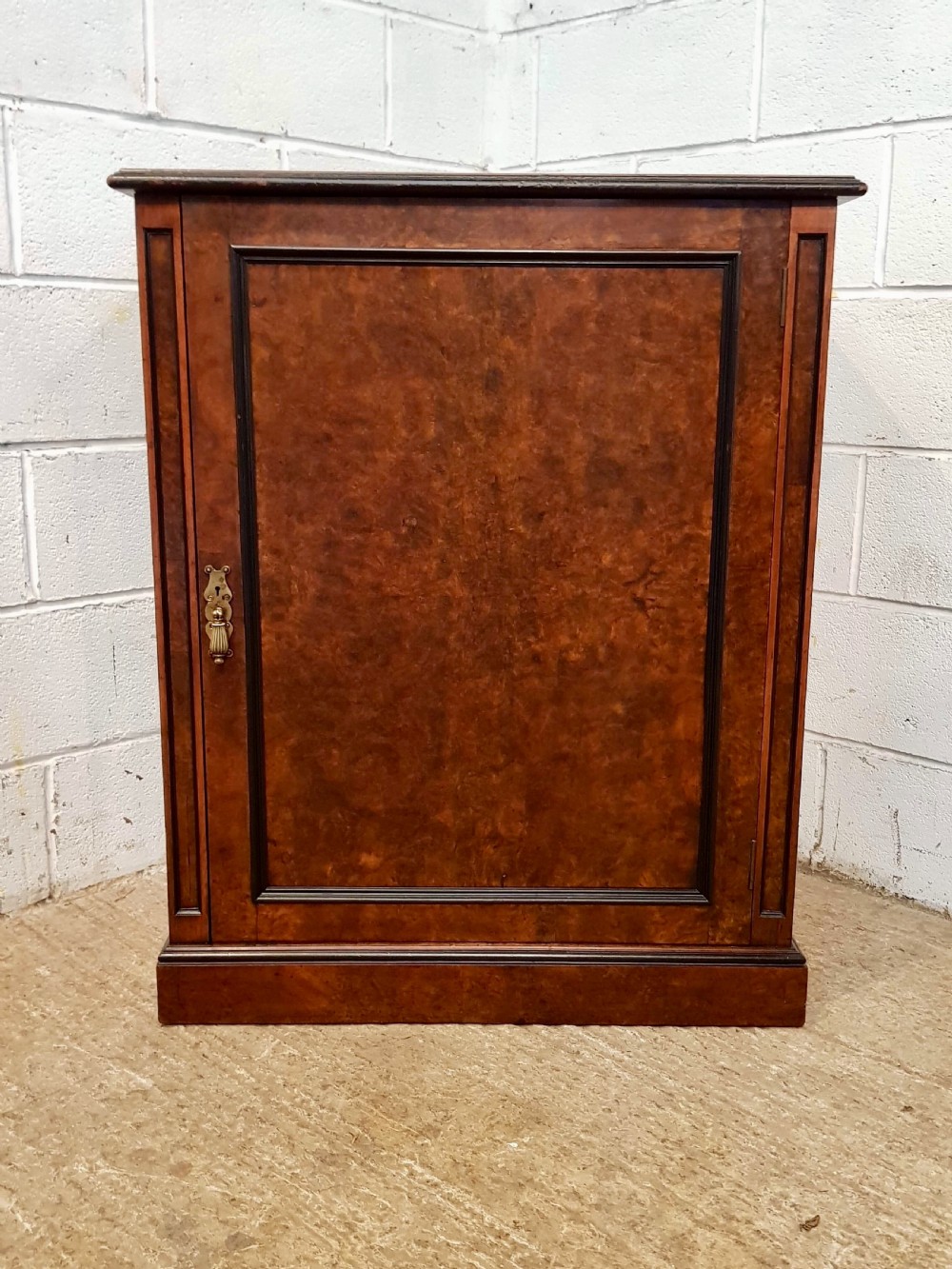 ANTIQUE VICTORIAN BURR WALNUT  SIDE CABINET C1860 View V