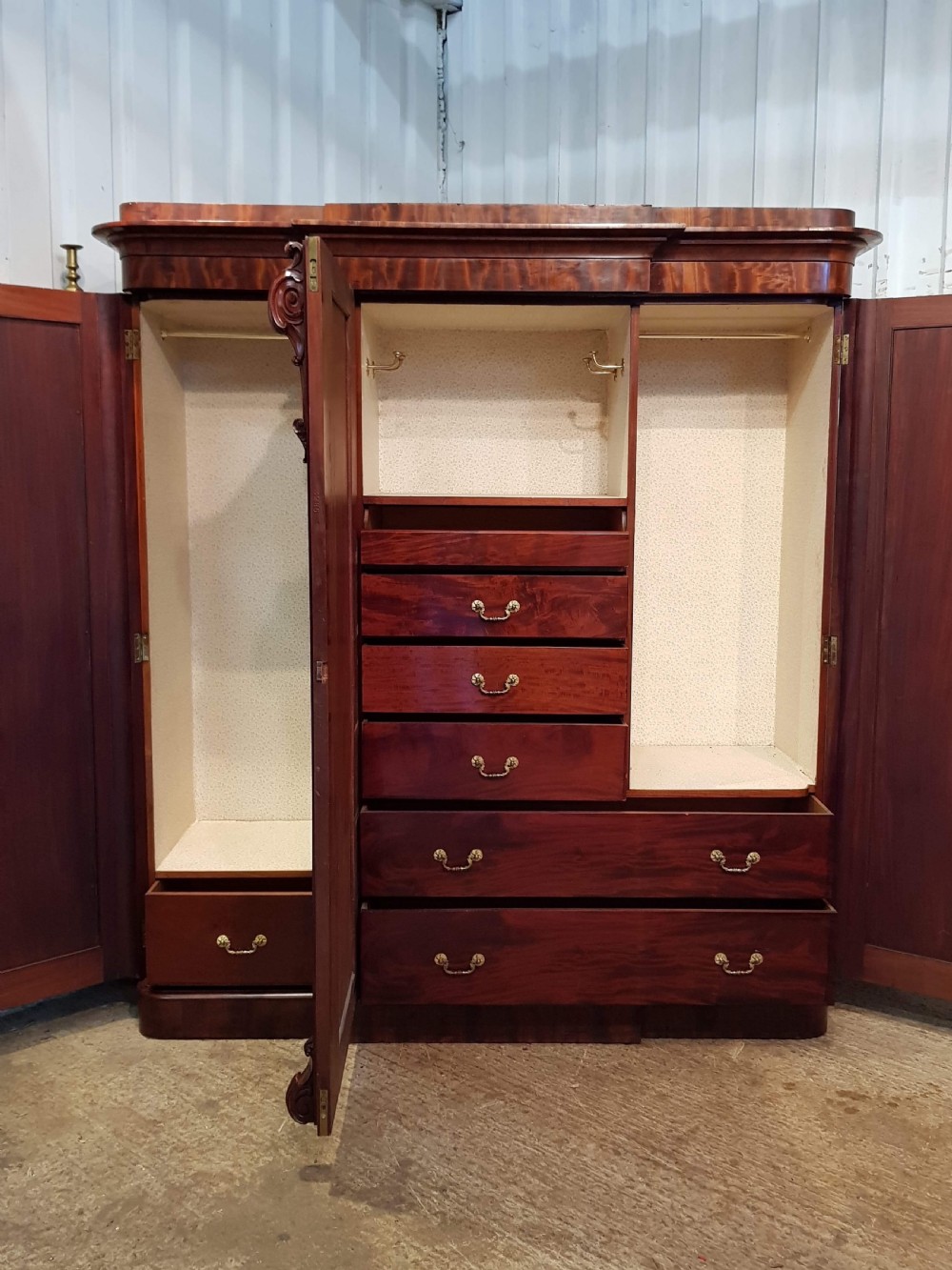 ANTIQUE VICTORIAN FLAMED MAHOGANY TRIPLE WARDROBE COMPACTUM C1880 View II