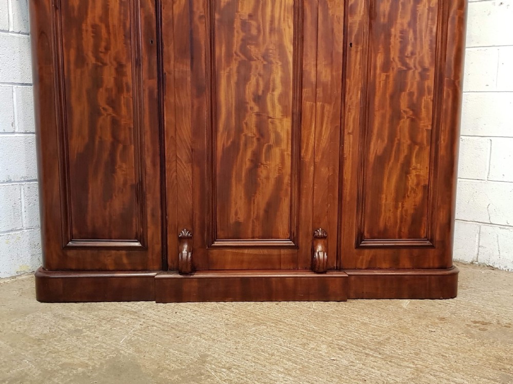 ANTIQUE VICTORIAN FLAMED MAHOGANY TRIPLE WARDROBE COMPACTUM C1880 View III