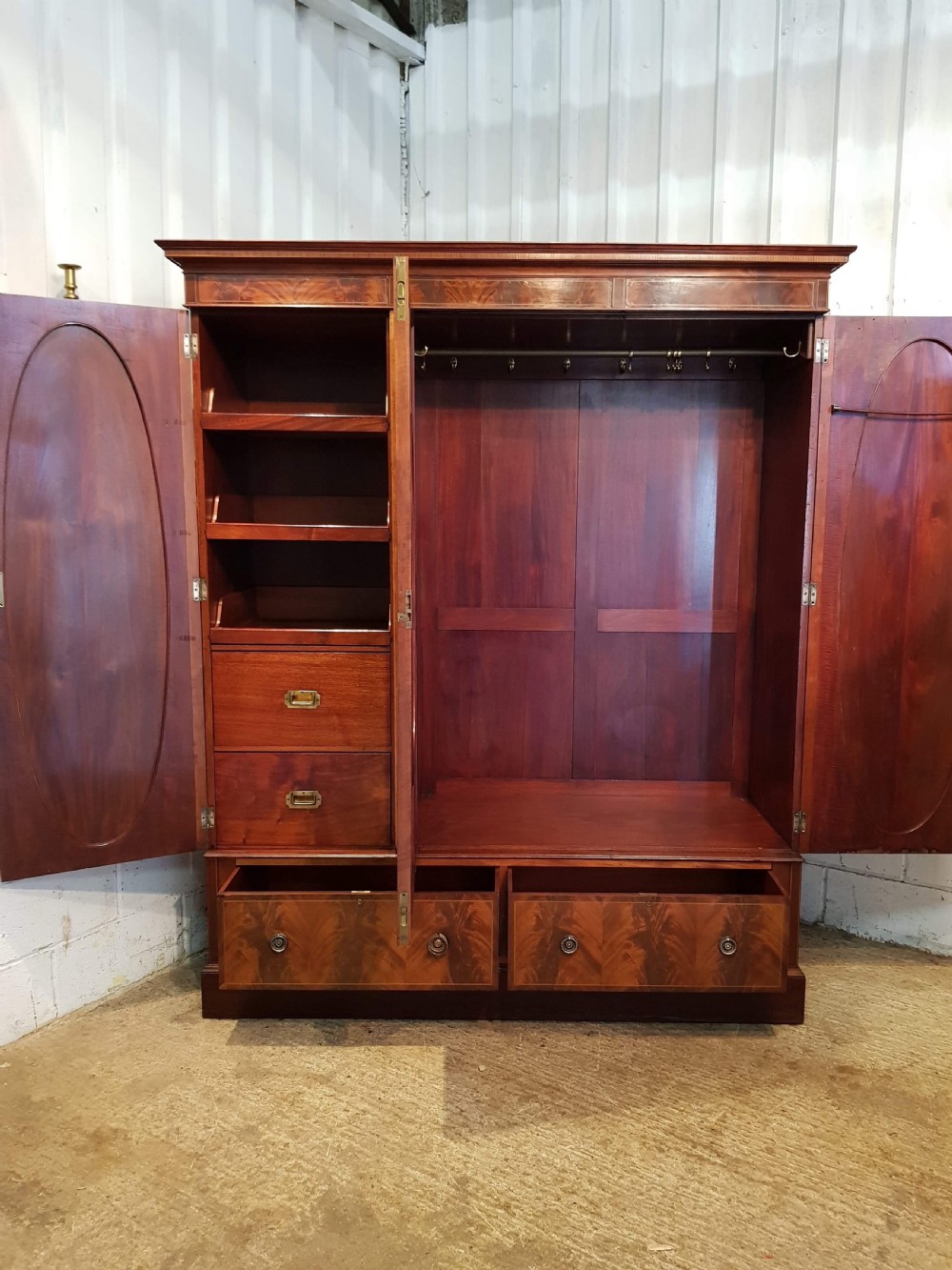 ANTIQUE EDWARDIAN FLAMED MAHOGANY TRIPLE WARDROBE C1900 View III