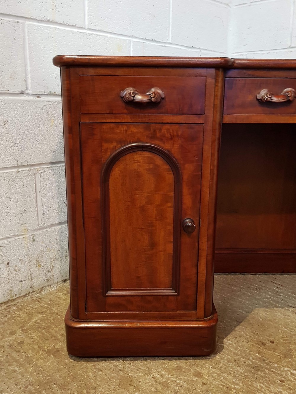 ANTIQUE VICTORIAN MAHOGANY TWIN PEDESTAL DESK C1880 View IV