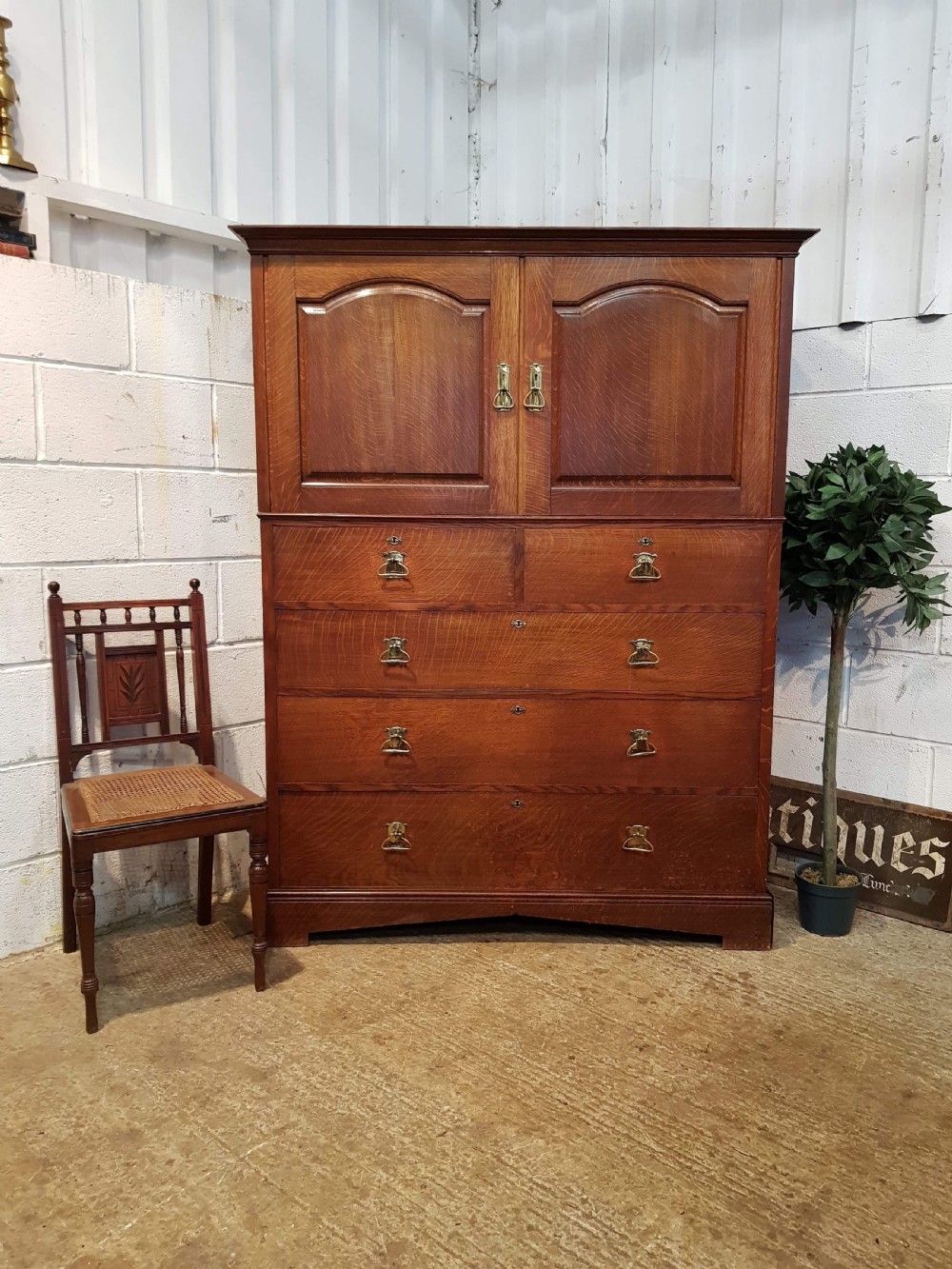 ANTIQUE ARTS & CRAFTS OAK LOW CLOTHES PRESS BY SHAPLAND & PETTER C1890