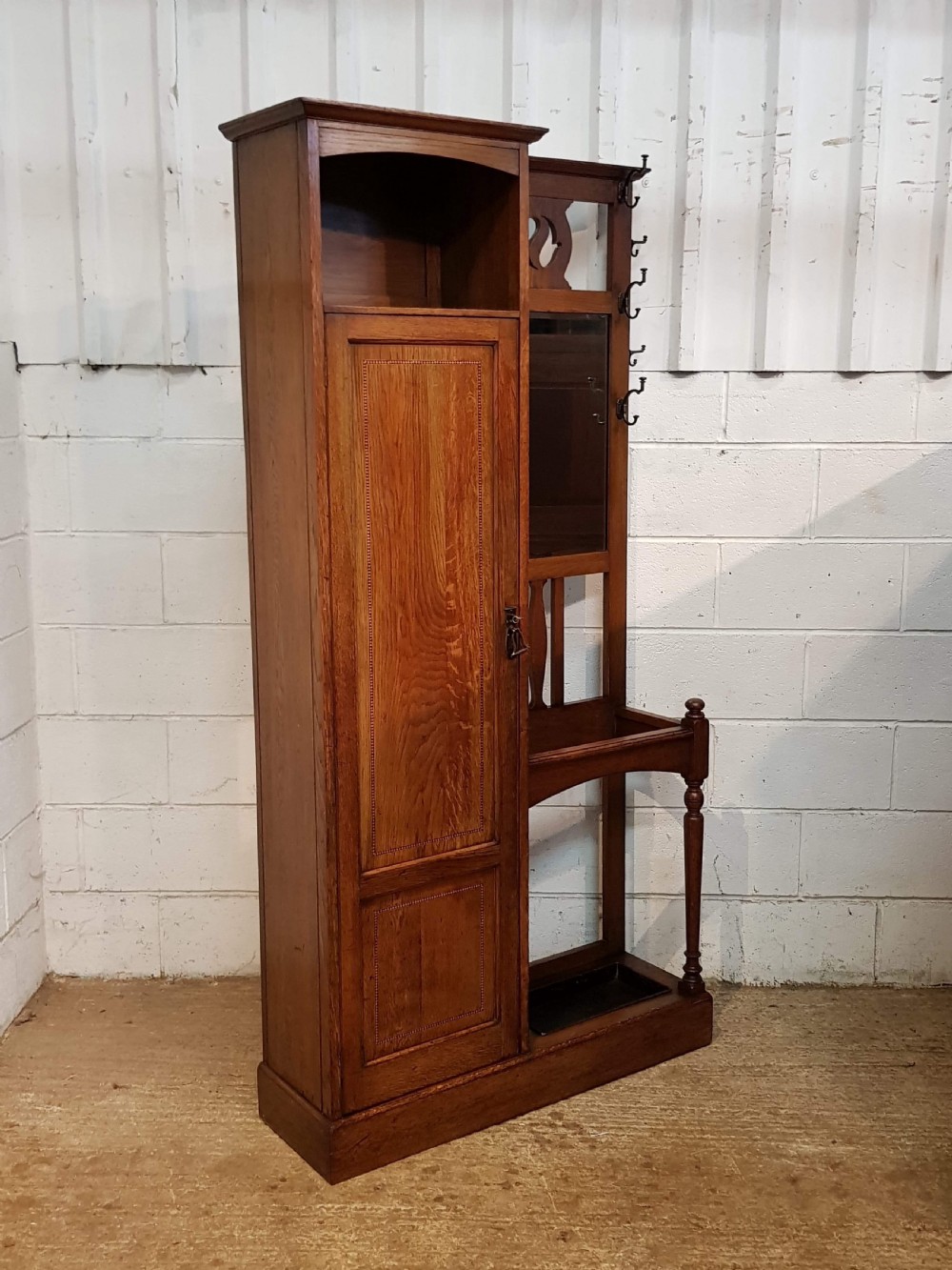 ANTIQUE ARTS & CRAFTS OAK HALL STAND C1890 View II
