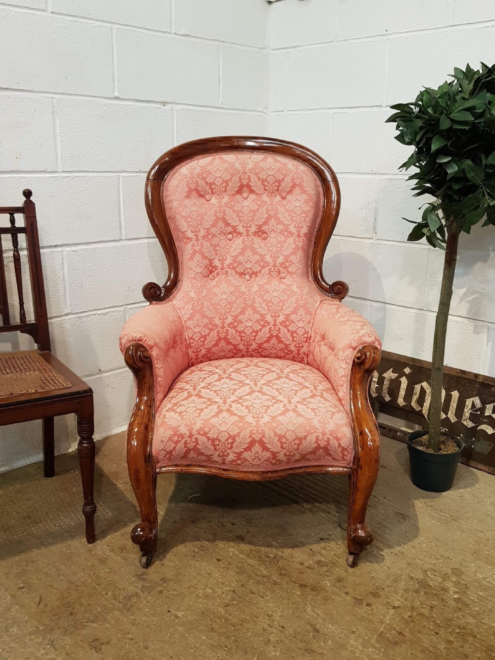 ANTIQUE VICTORIAN WALNUT SHOW FRAME SPOON BACK ARMCHAIR C1880 View V