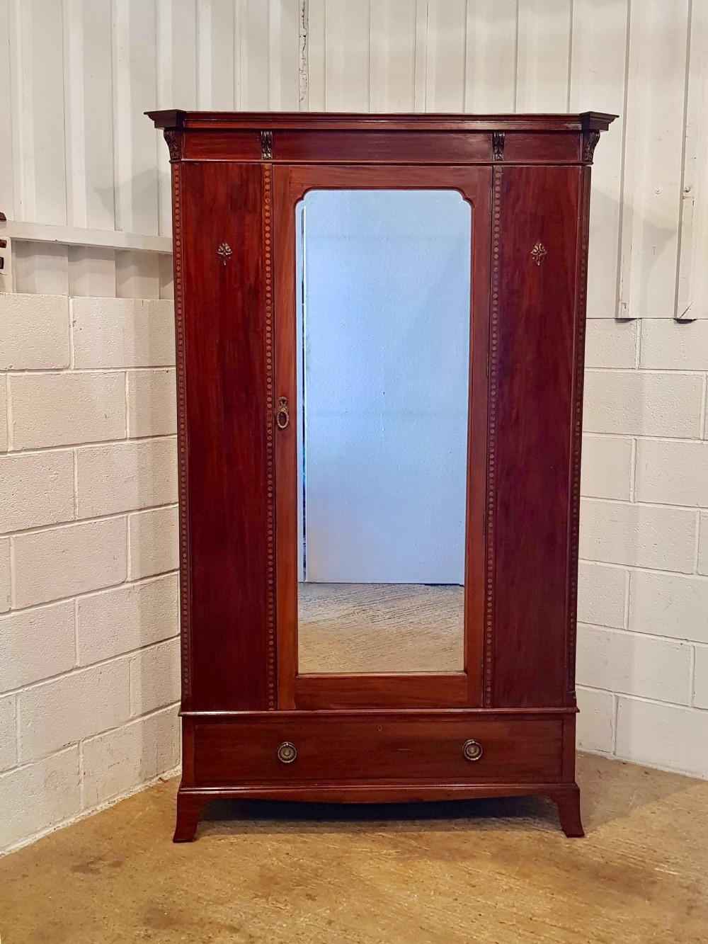 ANTIQUE EDWARDIAN MAHOGANY SINGLE WARDROBE C1900 View IV