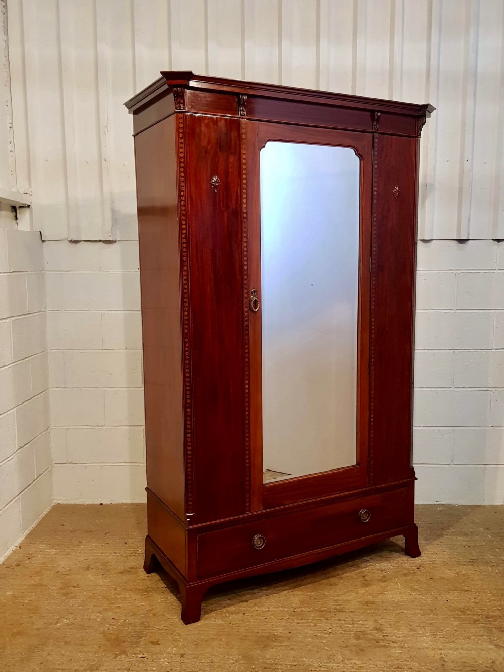 ANTIQUE EDWARDIAN MAHOGANY SINGLE WARDROBE C1900 View VI