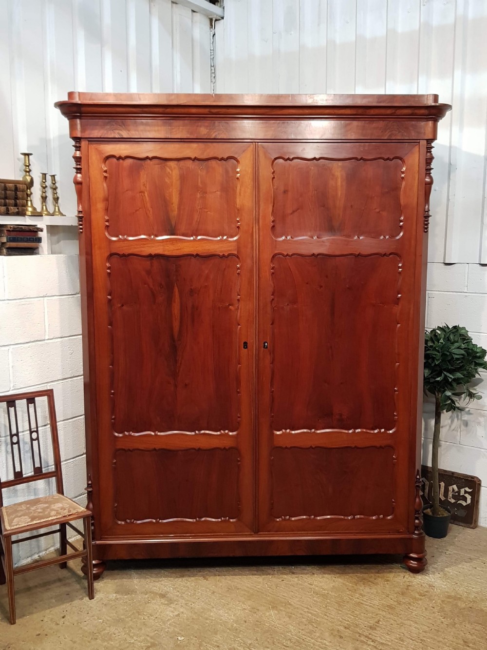 ANTIQUE 19TH CENTURY FRENCH MAHOGANY ARMOIRE C1880