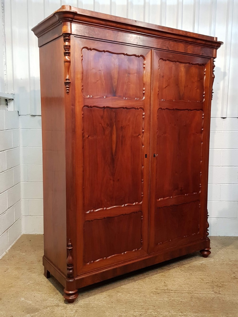 ANTIQUE 19TH CENTURY FRENCH MAHOGANY ARMOIRE C1880 View V