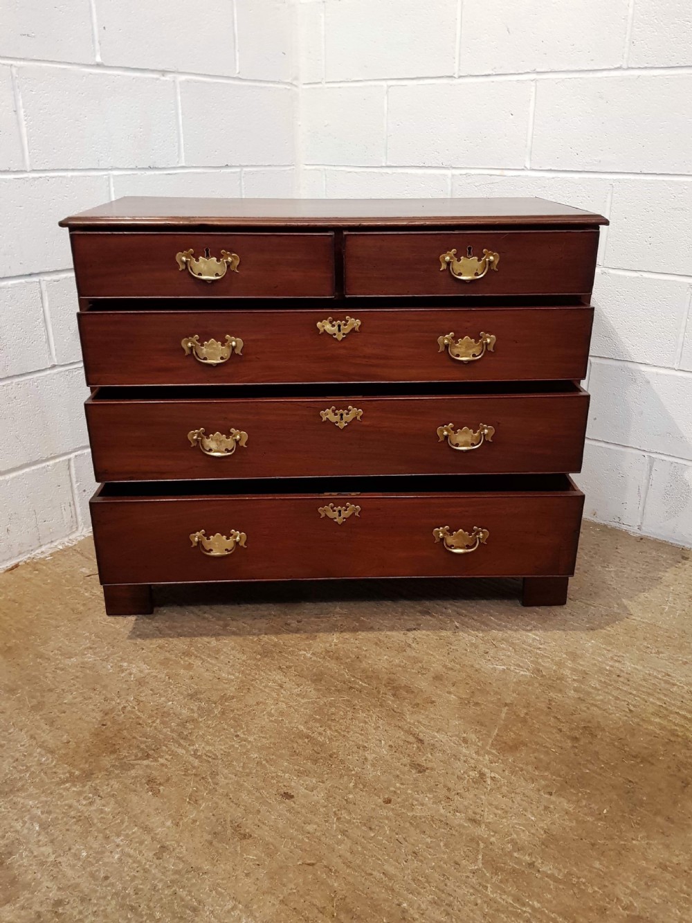 ANTIQUE 18TH CENTURY PERIOD MAHOGANY SMALL CHEST OF DRAWERS C1780 View IV