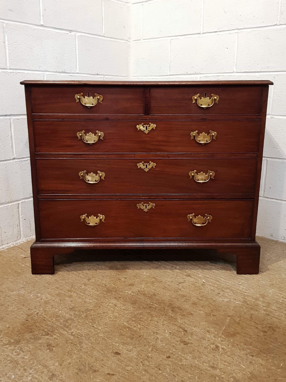 ANTIQUE 18TH CENTURY PERIOD MAHOGANY SMALL CHEST OF DRAWERS C1780 View V