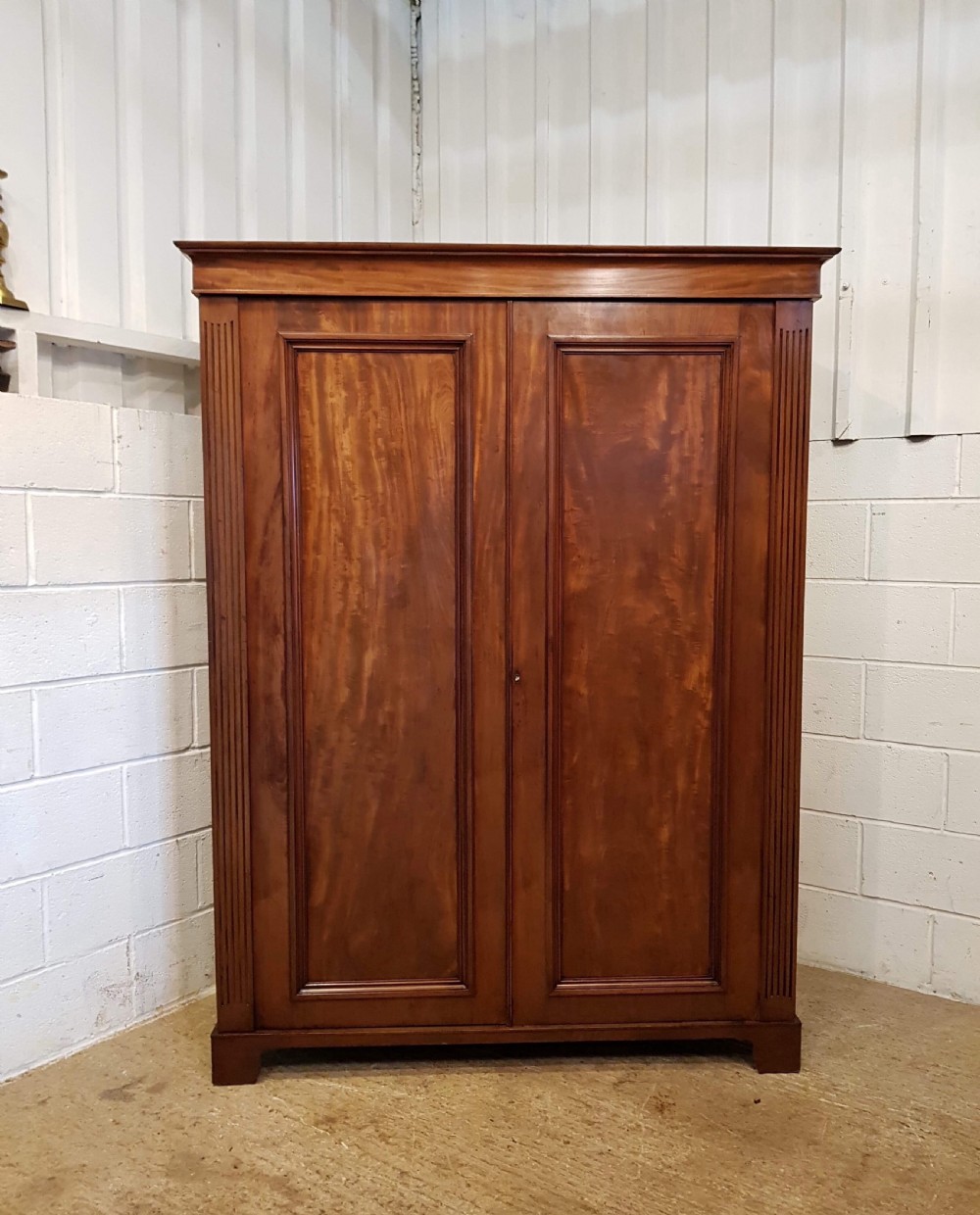 ANTIQUE WILLIAM 1V MAHOGANY DOUBLE WARDROBE C1830 View V