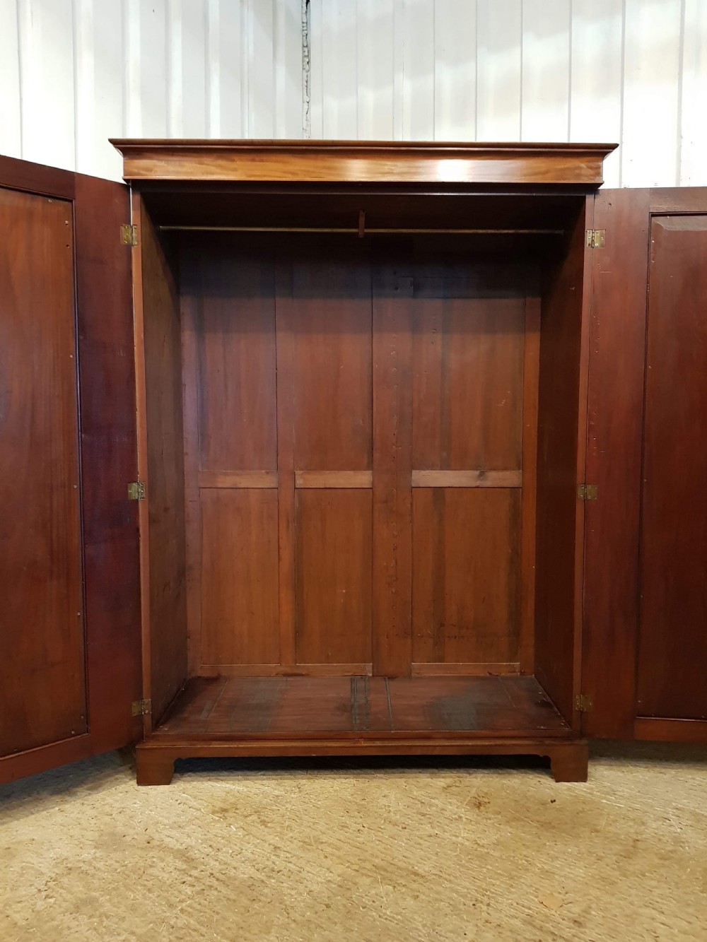 ANTIQUE WILLIAM 1V MAHOGANY DOUBLE WARDROBE C1830 View VI