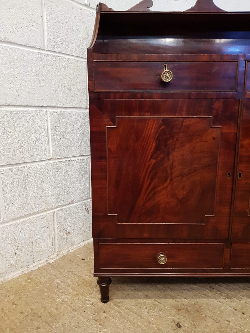ANTIQUE REGENCY FLAMED MAHOGANY CHIFFONIER C1820 View II
